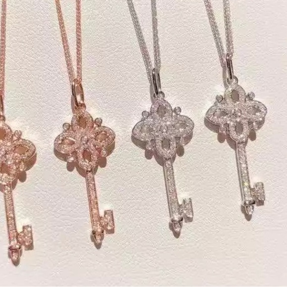 Silver key to the heart necklace - Picture 1 of 4